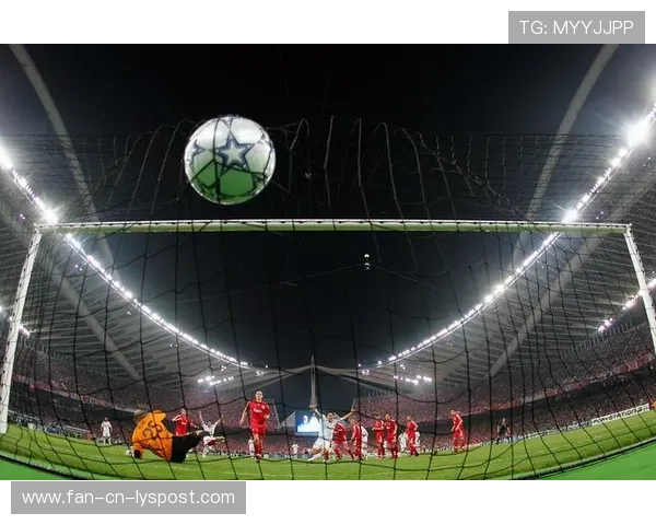 欧冠赛场外的球迷文化展示出跨国融合的魅力，欧冠 球迷